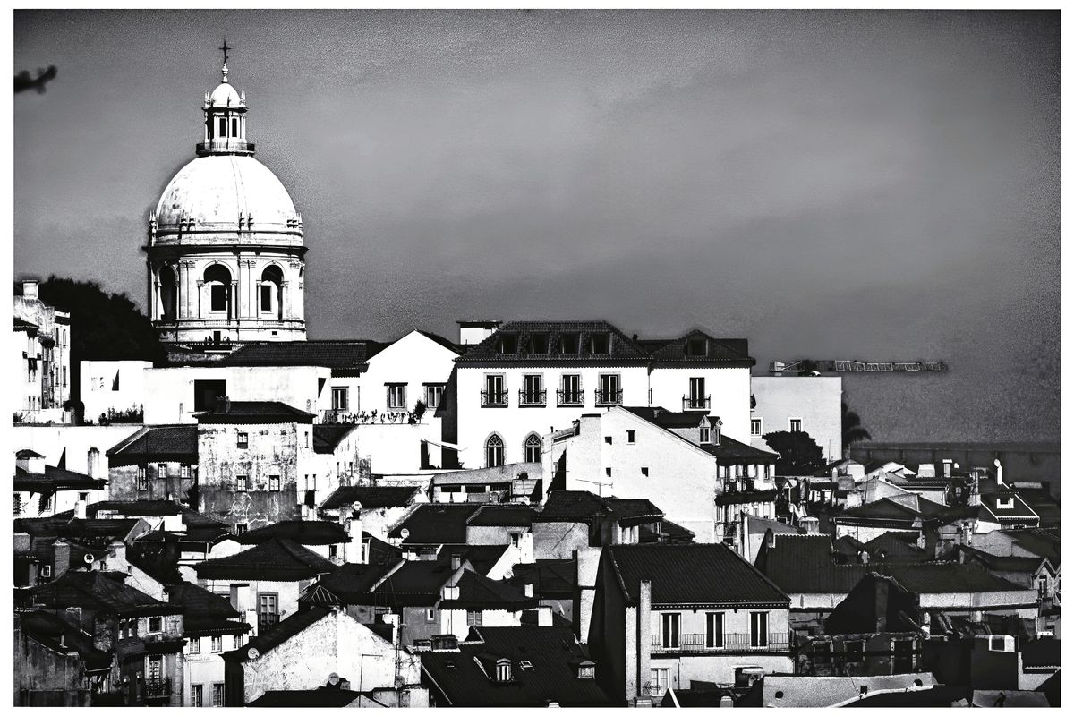 GuruShots - Powerful Black &amp; White Jan 26