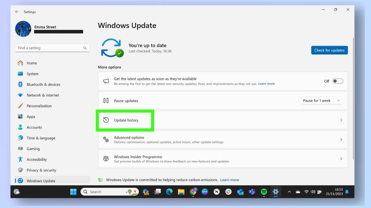 Снимок экрана, демонстрирующий действия, необходимые для обновления Windows 11. Проверка обновлений после перезагрузки. Отдельные обновления.