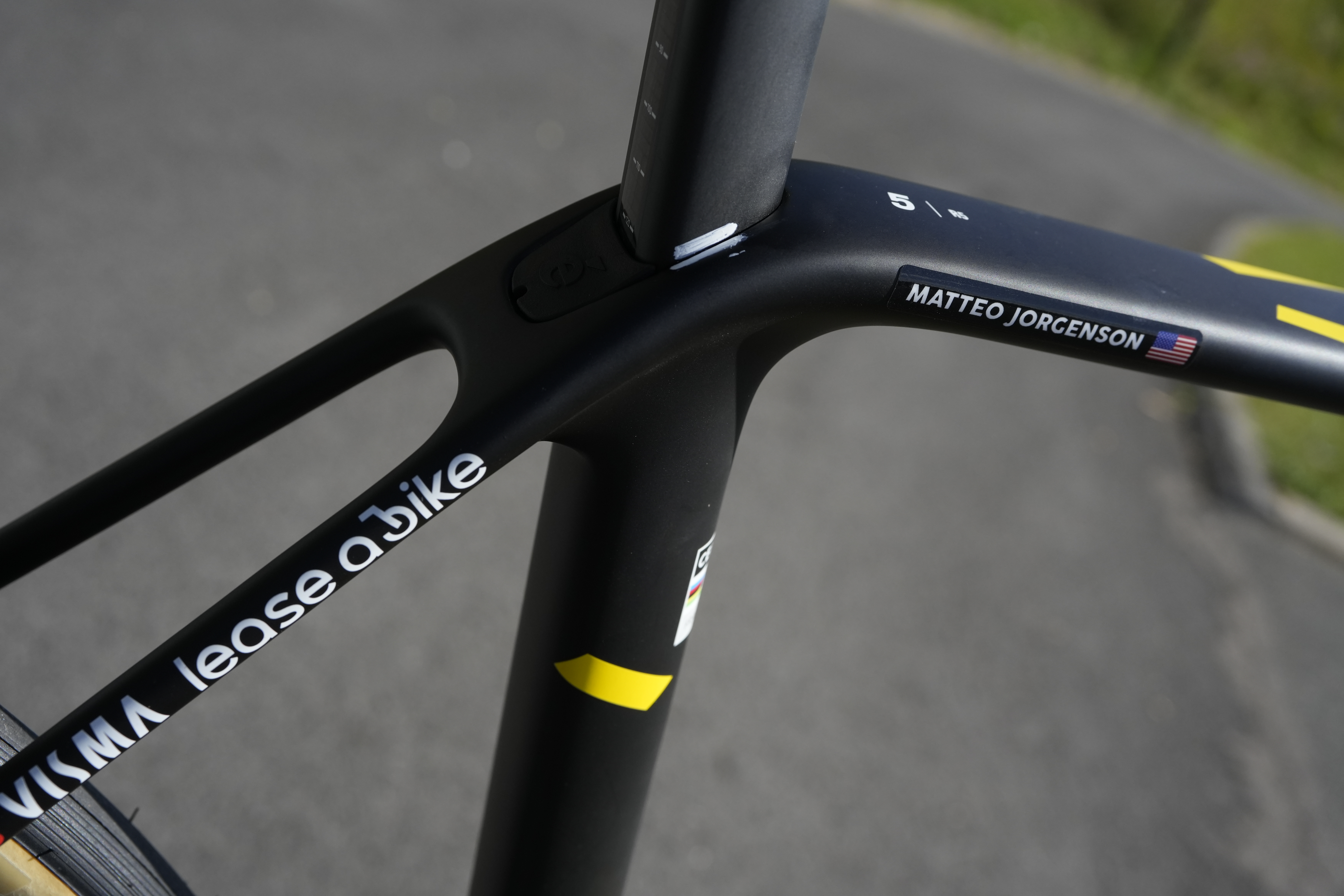 Cervelo R5 top tube junction