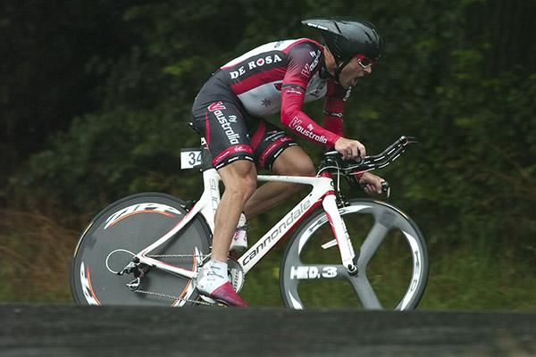 Darren Rolfe (Fly V Australia) from Queensland knows what it takes here after winning the title back in 2000.