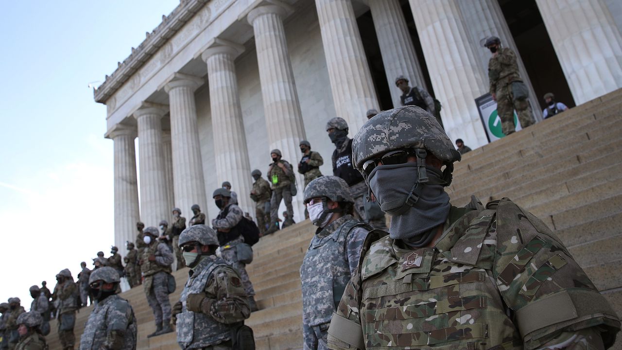 Troop line the Lincoln Memorial