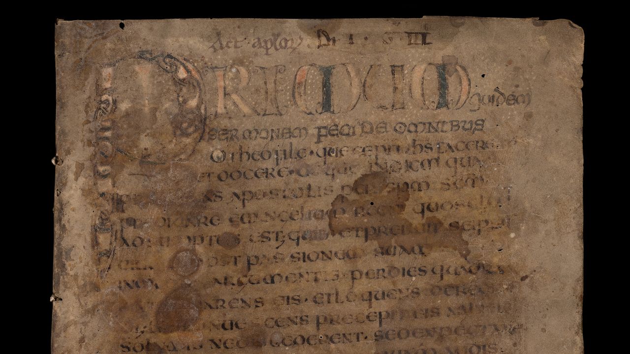 The hidden writings begin on the first page of the manuscript, which is shown here.