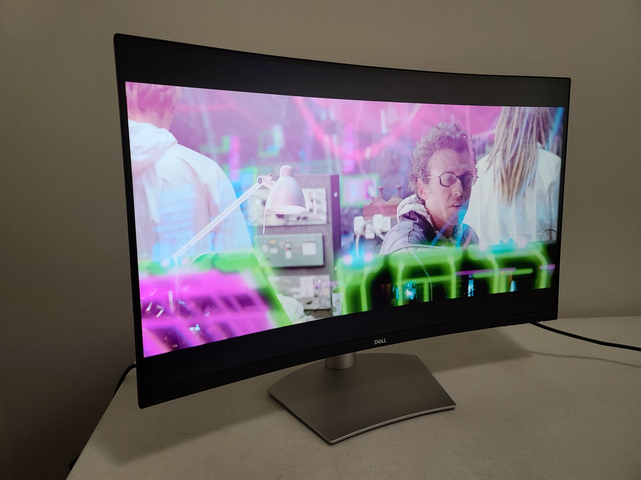 Dell S3221QS