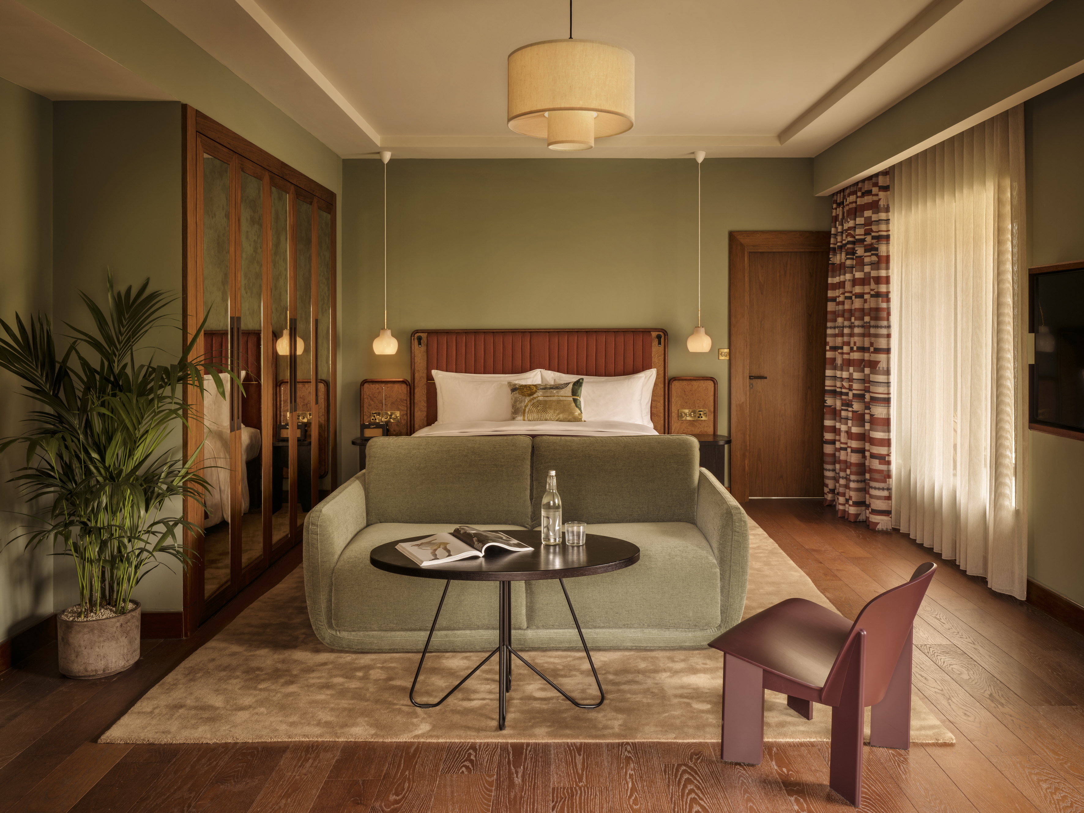 new london hotels september 2025