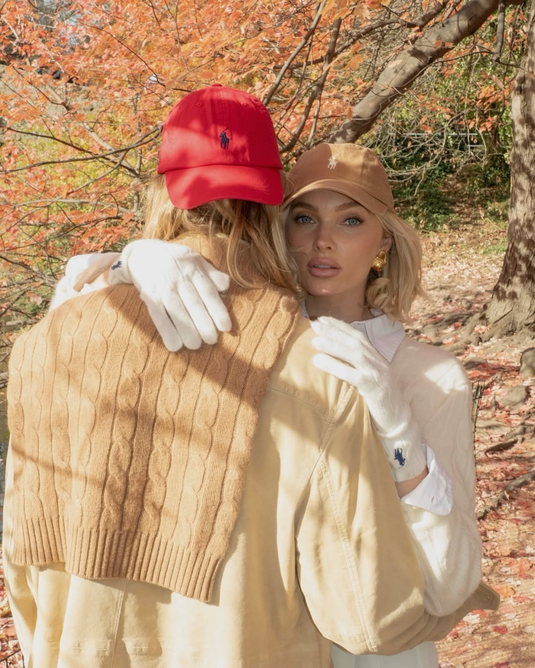 elsa hosk wearing cool gloves