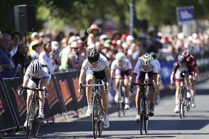 Elvin wins the sprint for the 2014 Australian national title