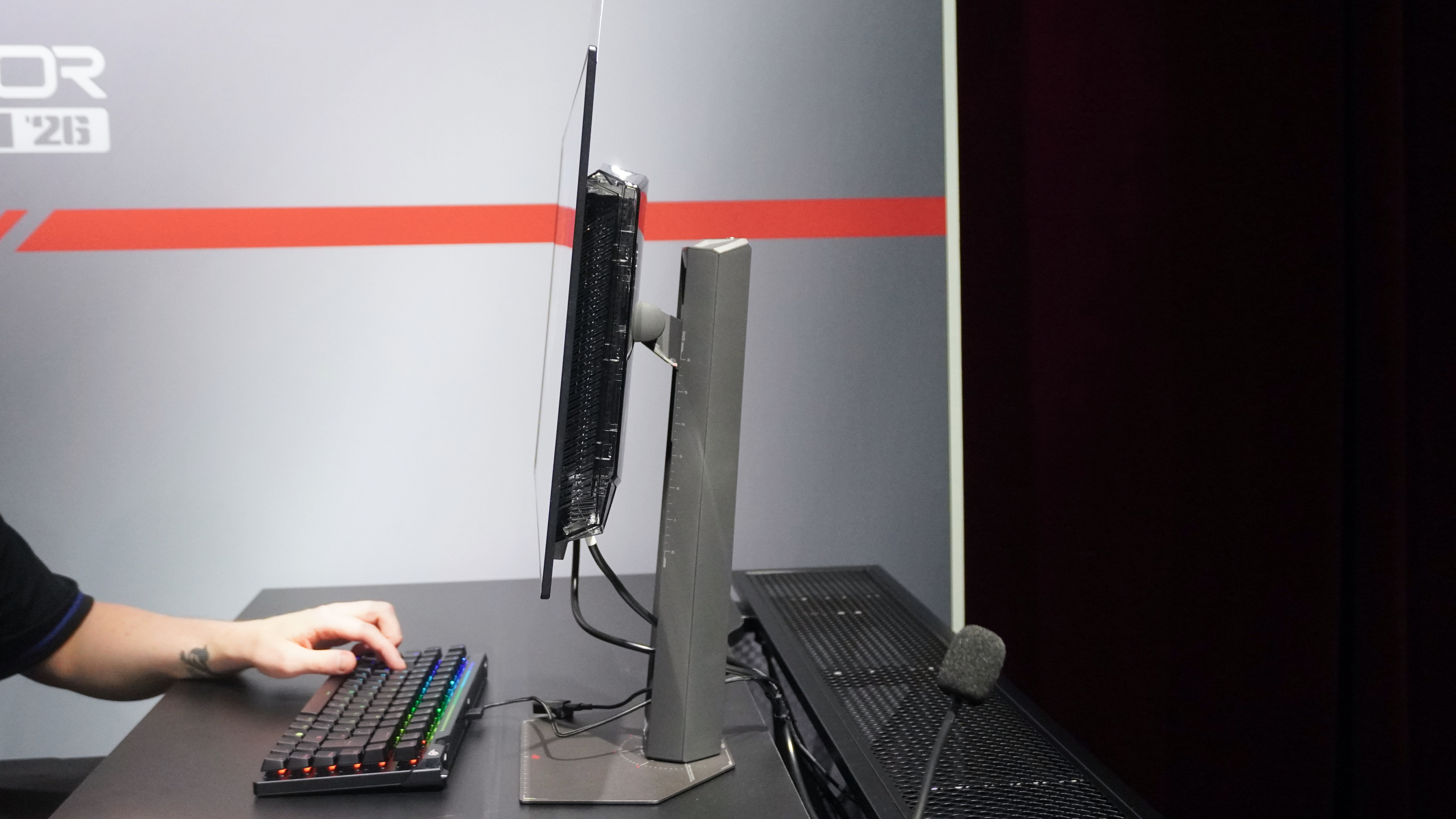 Asus ROG Swift OLED PG259QWS Ace monitor