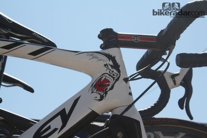 The presence of the gorilla means only one thing: this bike is top sprinter Andr&eacute; Greipel&rsquo;s (Lotto-Belisol)