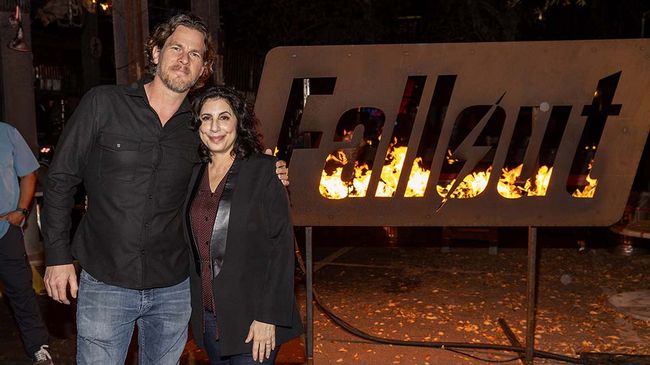 Executive producer Jonathan Nolan (l.) and Amazon Studios head of marketing Sue Kroll at the SXSW party for Prime Video&rsquo;s Fallout.
