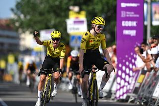 Volta a Catalunya Feminas: Visma-Lease a Bike dominate as Veenhoven, Vos go 1-2 in crash-marred stage 1
