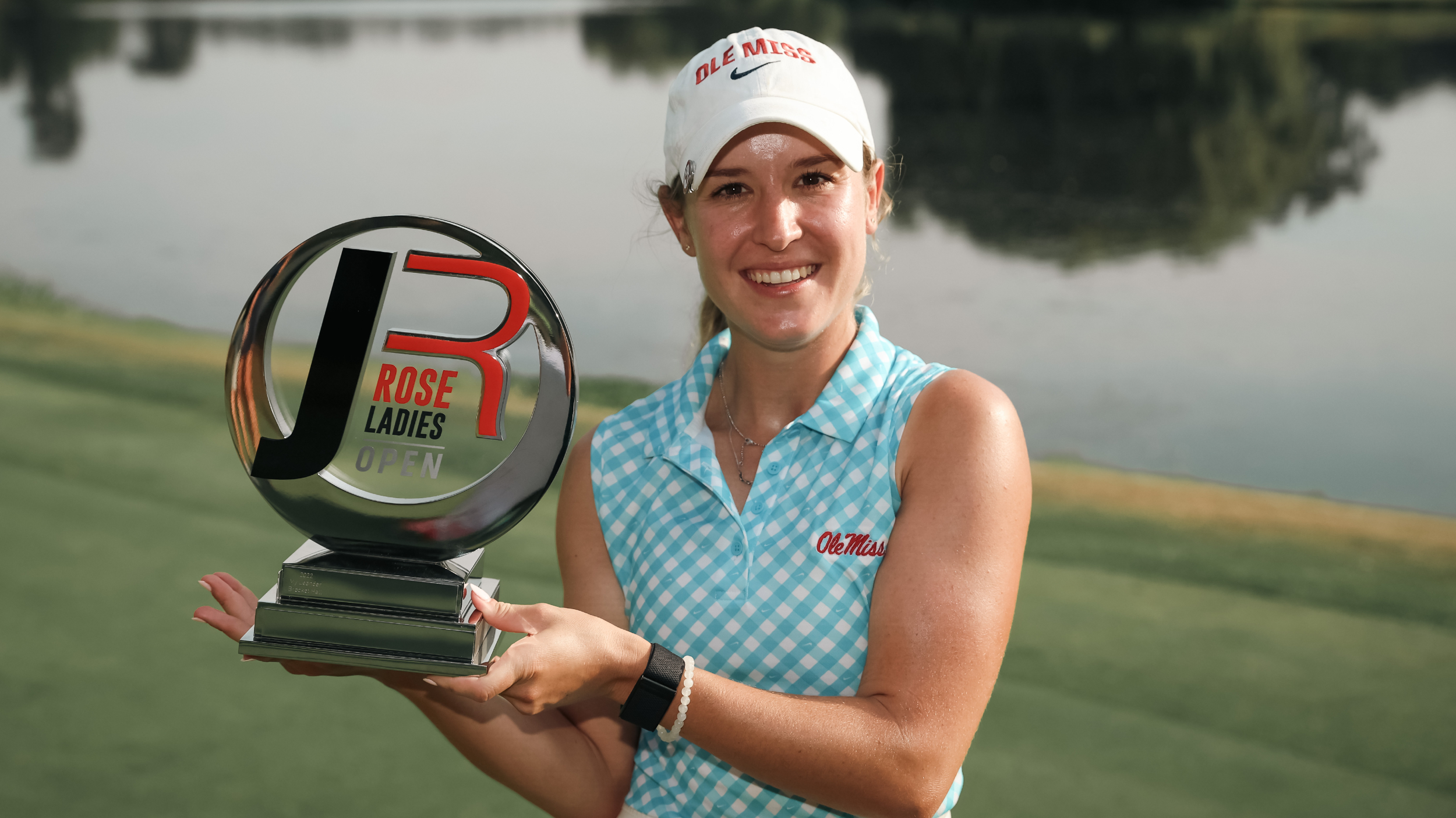 Chiara Tamburlini with the Rose Ladies Open trophy