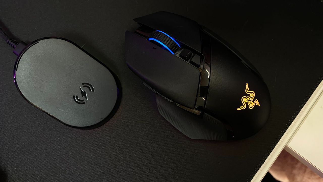 Razer Basilisk V3 Pro and the Mouse Dock Pro