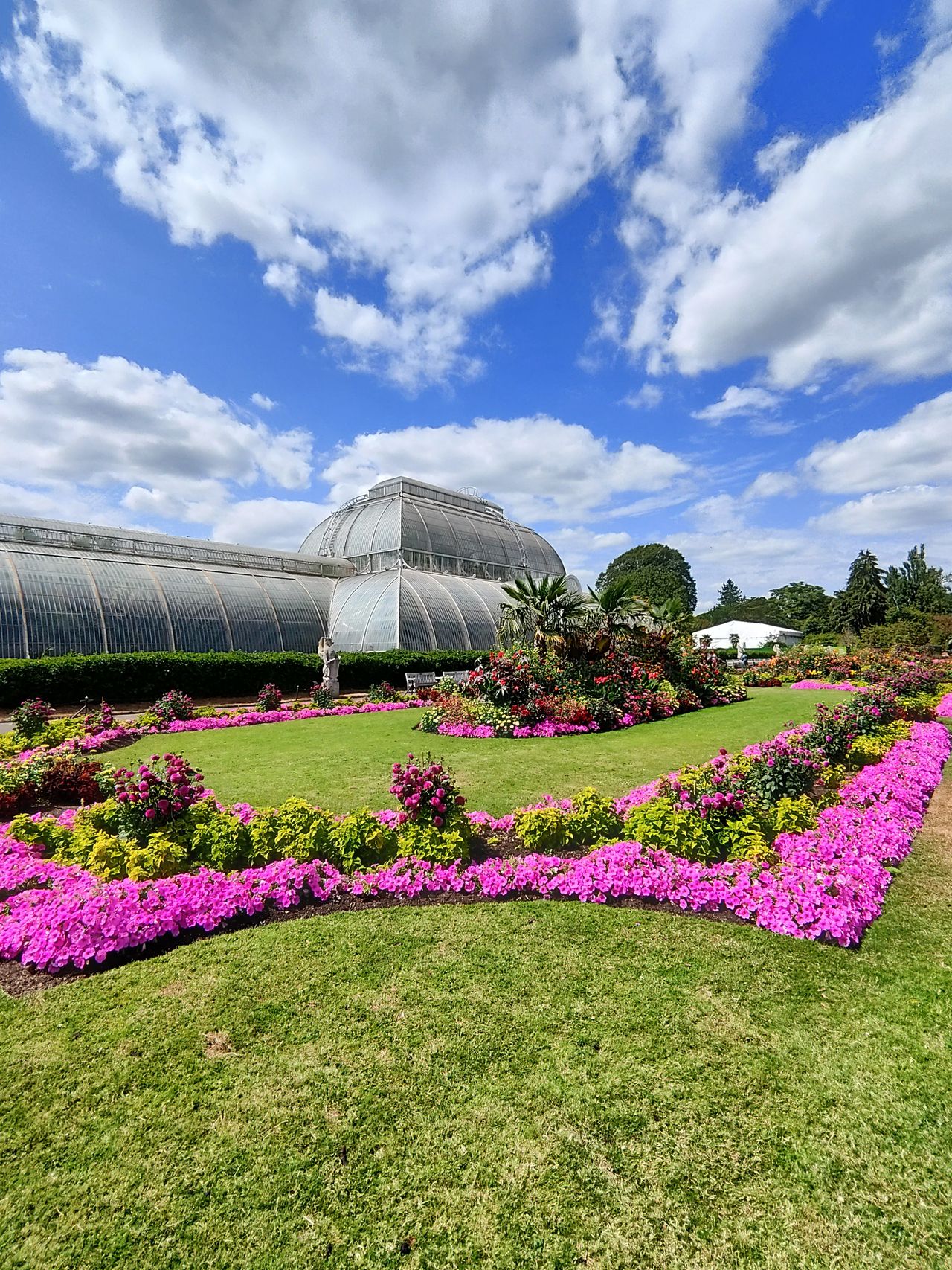 Sample image taken at Kew Gardens using the Rokid AI Glasses Style