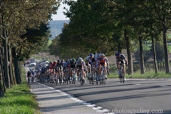 The Circuit Franco-Belge peloton