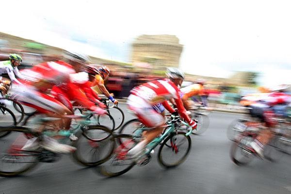 Barloworlders rush through Dinan.