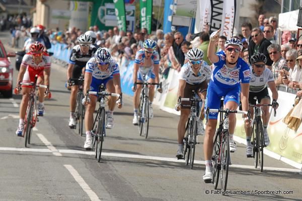 Anthony Roux (FDJ) celebrates his stage win
