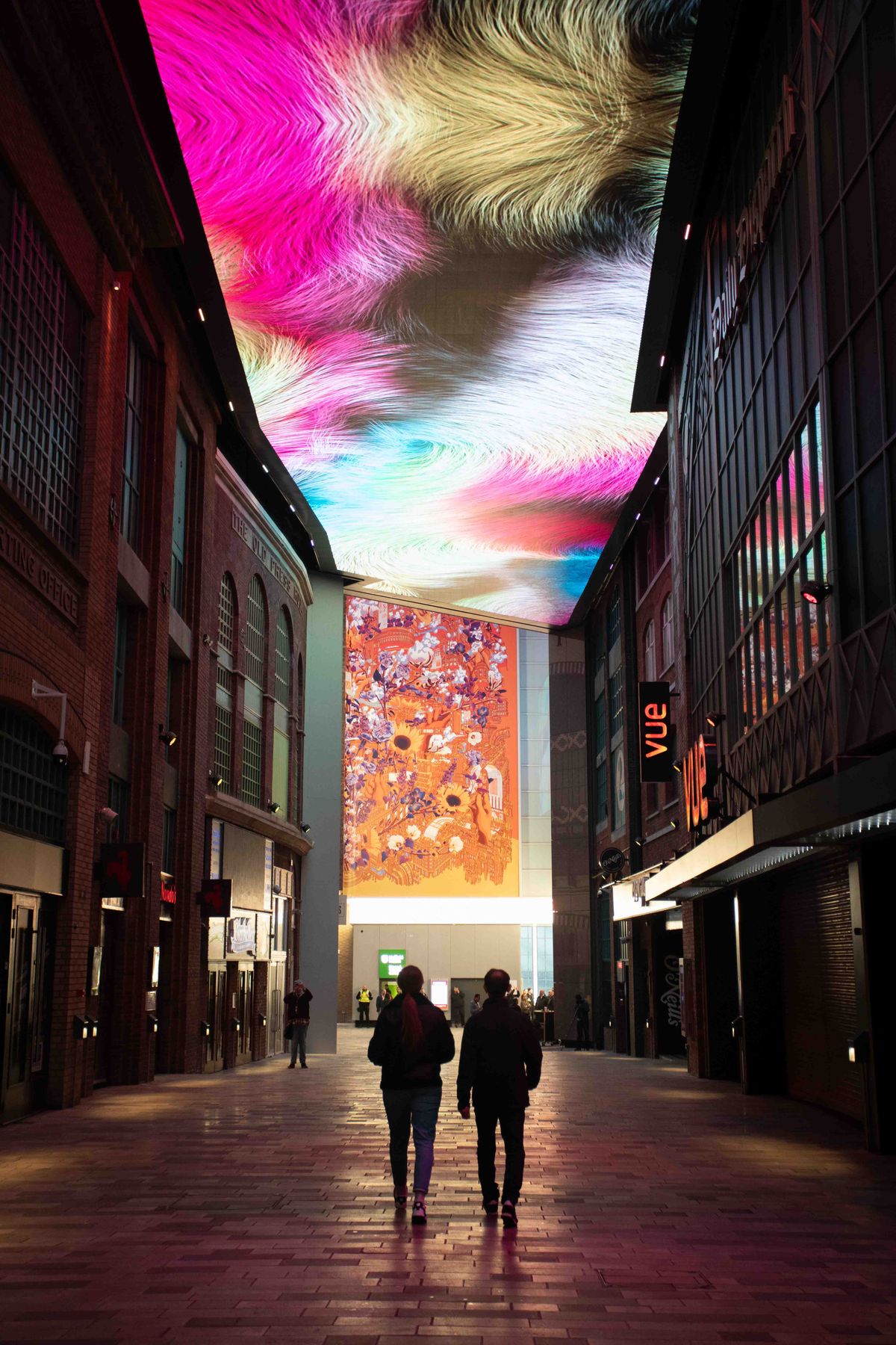 Look Up in the Sky—It's a Massively Immersive Digital Ceiling | AVNetwork