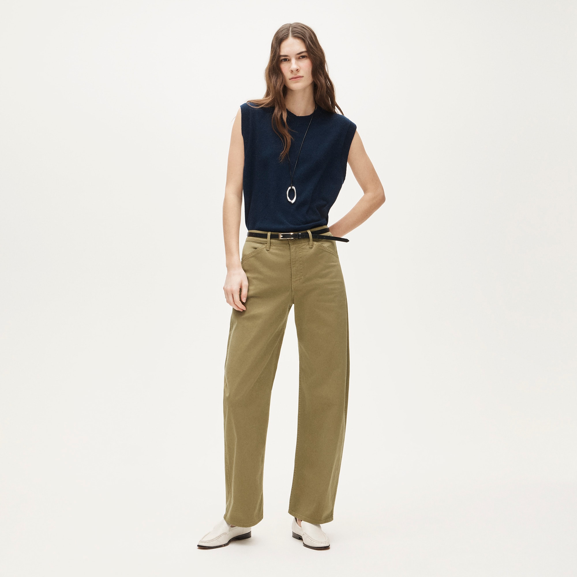 Zoe Barrel Pant in Chino