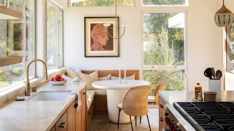 This Californian home feels like a cozy, live-in version of a modern ...