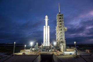 Another look at the Falcon Heavy at Pad 39A.