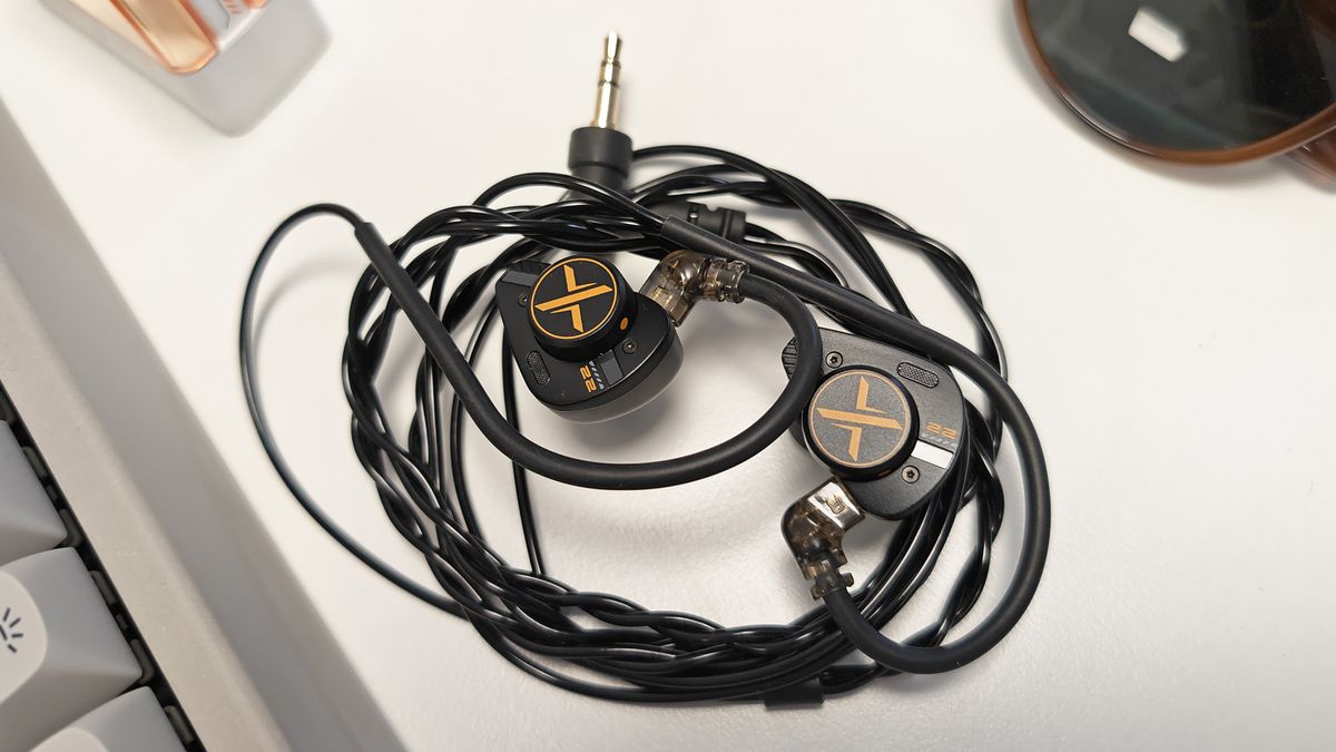 Various shots of the Ooopus Op.22 IEM.