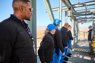 Blue Origin's New Shepard NS-19 space tourism launch with Good Morning America host Michael Strahan and five others.