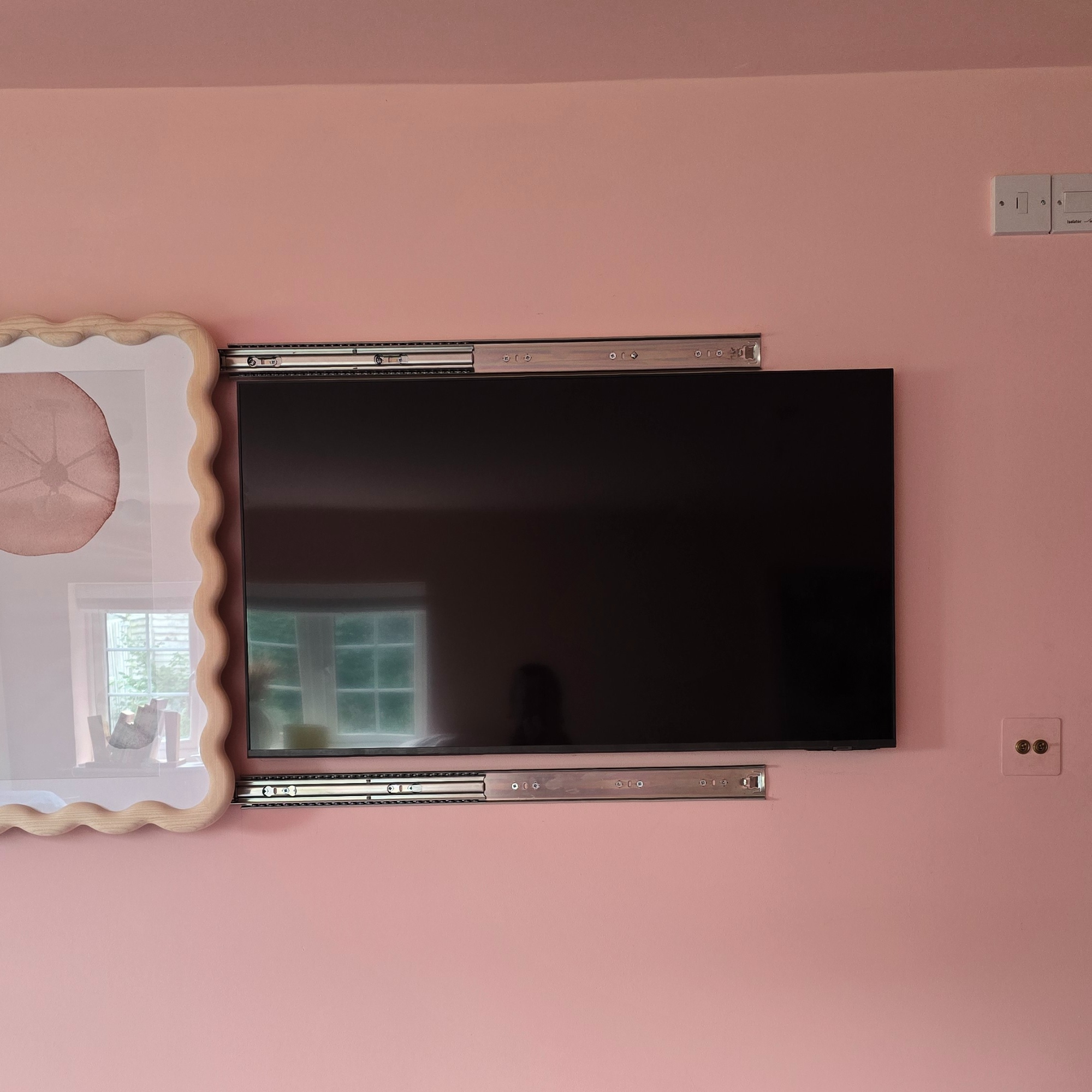 The finished hack when the TV is on show.
