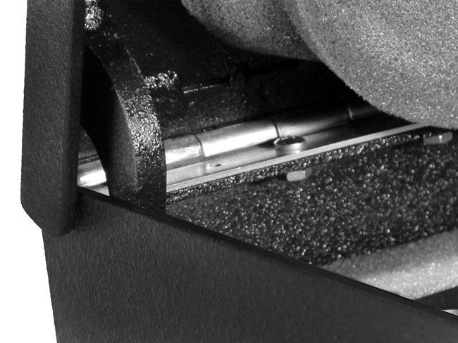 The Stealth Tactical safe has pry-resistant hinges.
