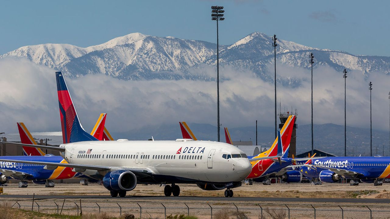 Planes at the Southern California Logistics Airport © 