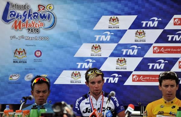 Anuar Manan (Geumsan Ginseng Asia), Michael Matthews (Team Jayco - Skins) and Thomas Erler (Tabriz Petrochemicals) answer questions at the post-stage press conference