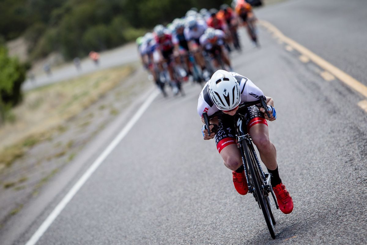 Tao Geoghegan Hart (Aexon) sneaks off the front of the mens field
