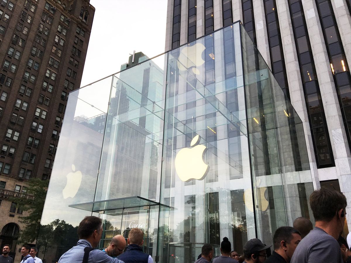 Apple Expecting to Reopen 'Many More' Stores in May - MacRumors