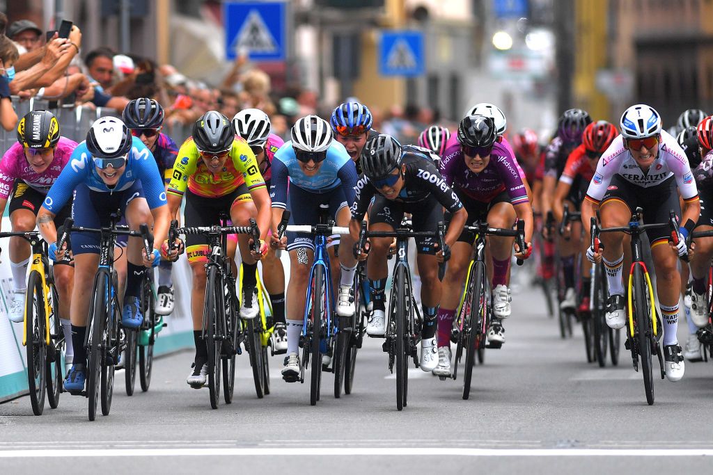 Emma Norsgaard Jorgensen and Coryn Rivera go head-to-head at the Giro d&#039;Italia Donne