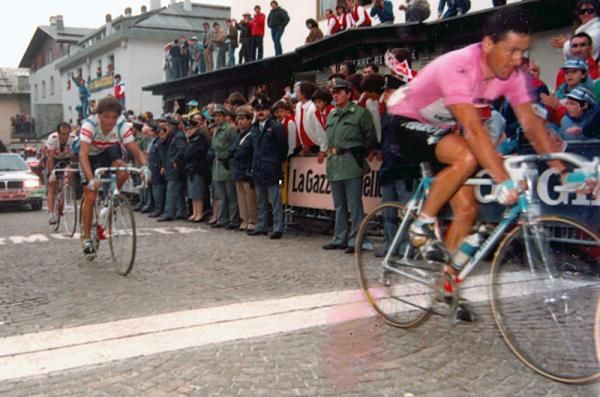 Another stage in the books at the 1987 Giro d'Italia as race leader Stephen Roche leads teammate Roberto Visentini across the finish line.