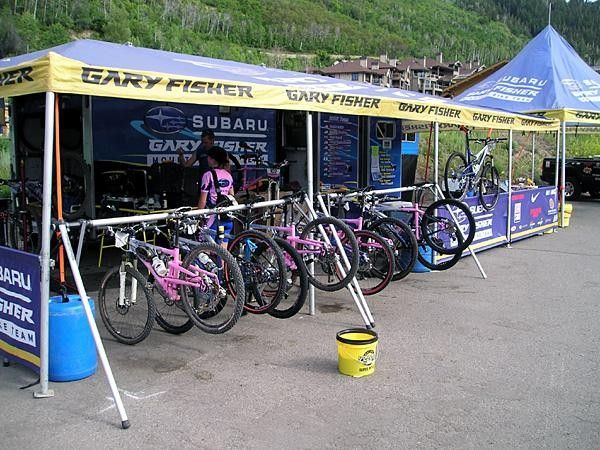 The pink and blue of the Subaru/Gary Fisher team in Deer Valley.