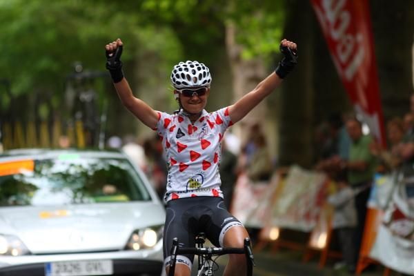 2010 winner, Claudia H&auml;usler (Cervelo Test Team) arrived alone and celebrated as she crossed the line minutes ahead of GC leader, Arndt, who was minutes behind