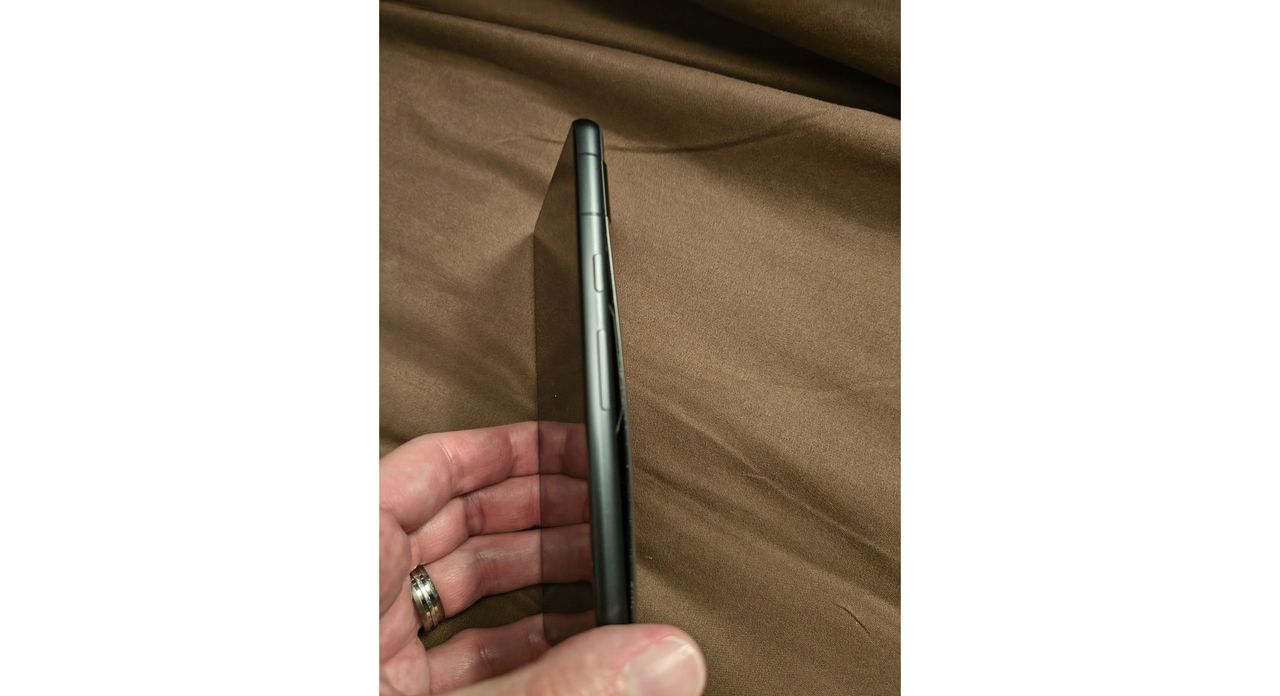Image showcasing a swollen Pixel 7 Pro from the side