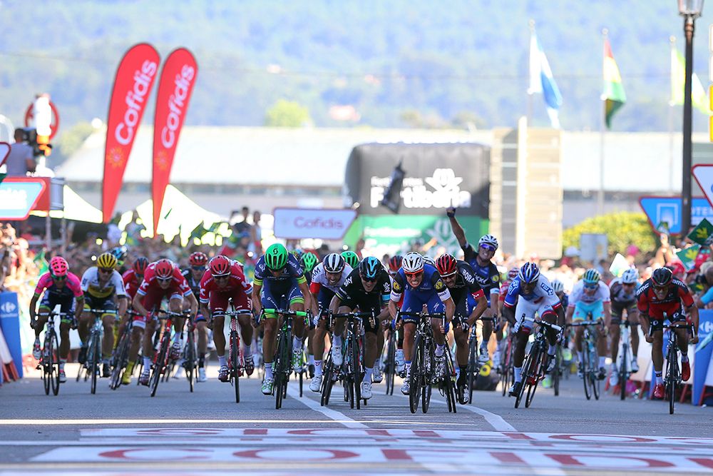 The sprinters bear down on the line at the end of the Vuelta's second stage