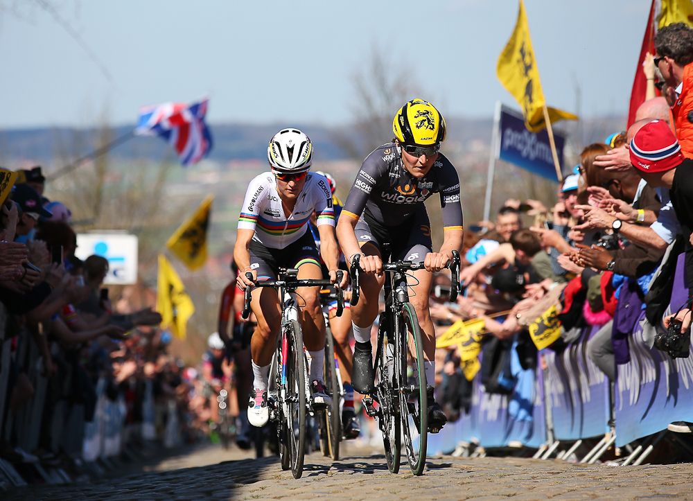 Elisa Longo Borghini (Wiggle High5) leads Lizzie Armitstead (Boels Dolmans) during the Tour of Flanders