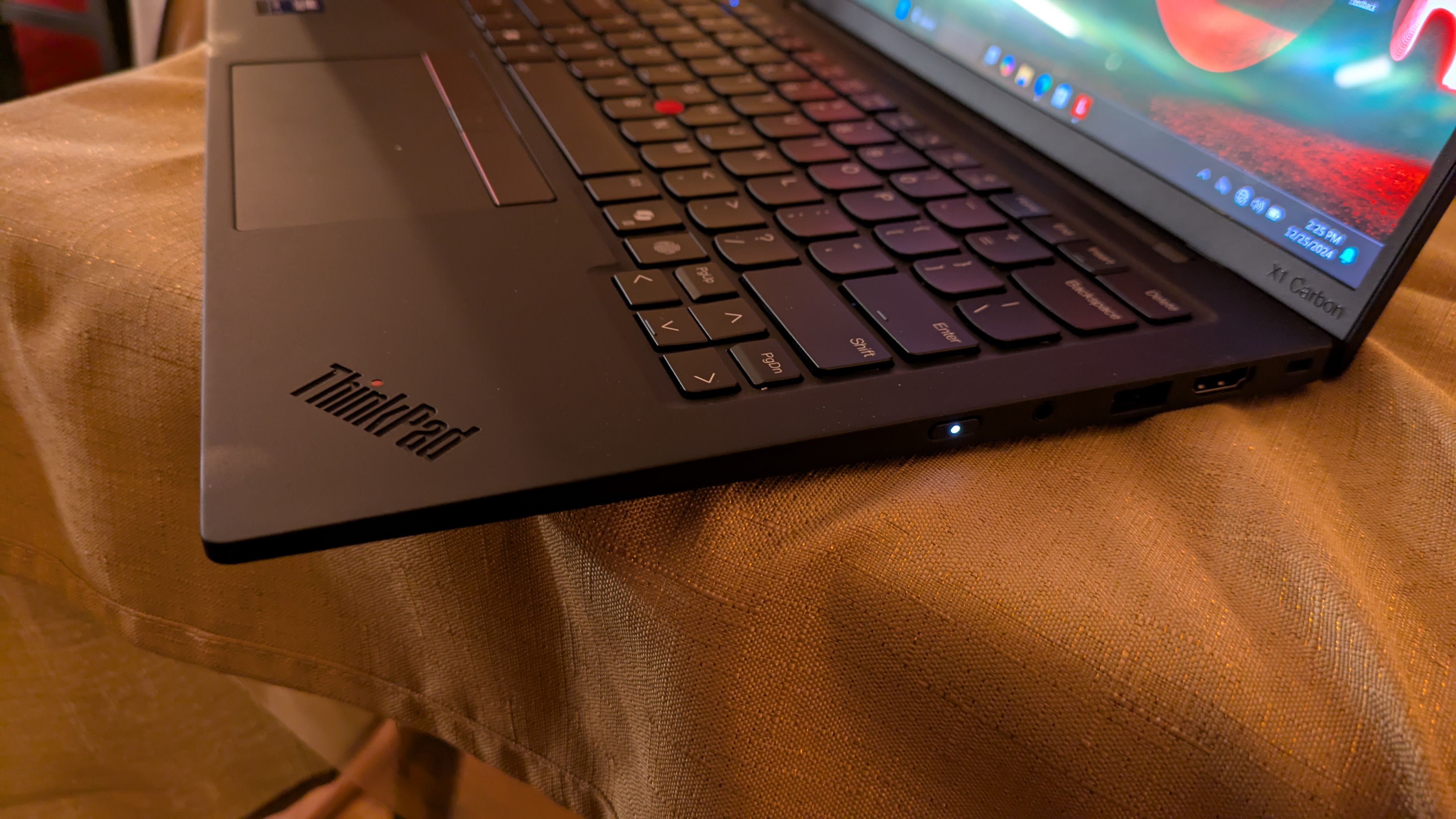 Lenovo ThinkPad X1 Carbon (Gen 13) Aura Edition