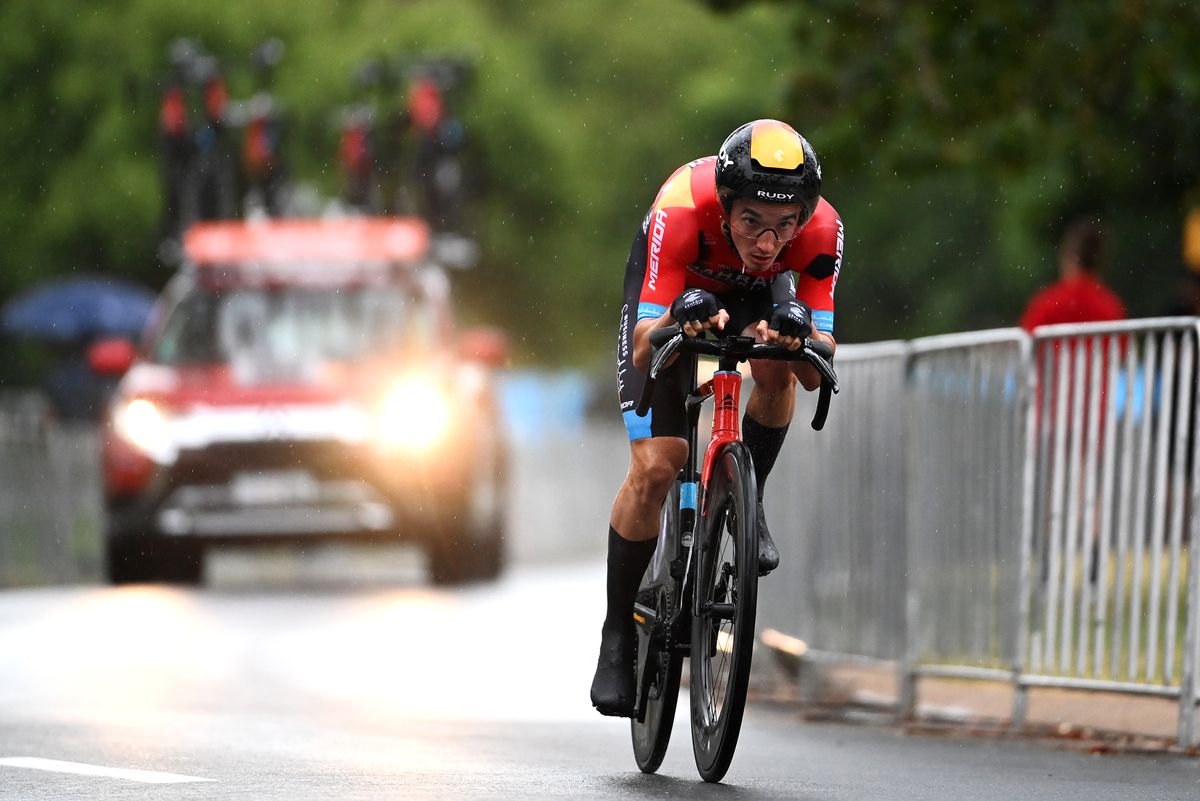 Pello Bilbao riding an aero-modified road bike at the TDU prologue