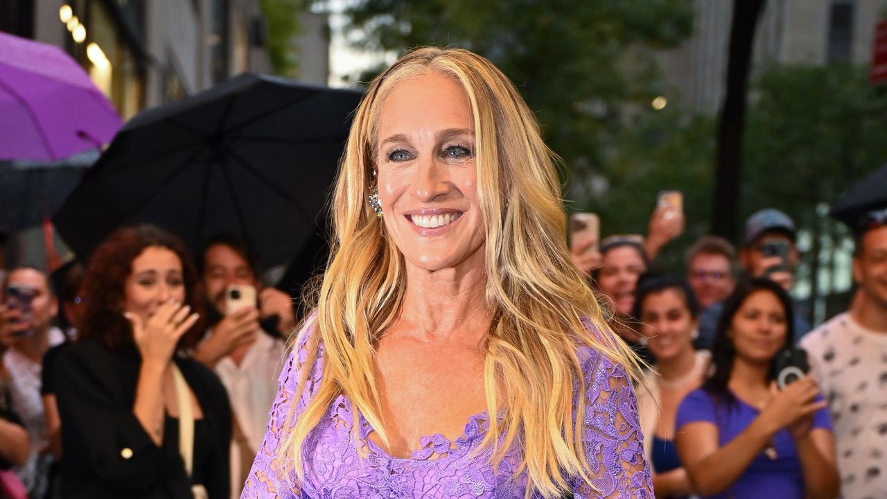 Sarah Jessica Parker arrives to The Daily Front Row&#039;s 10th Annual Fashion Media Awards at The Rainbow Room on September 08, 2023 in New York City.