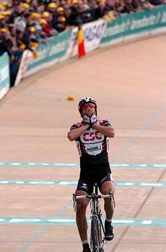 Fabian Cancellara (CSC) sends a kiss to everyone