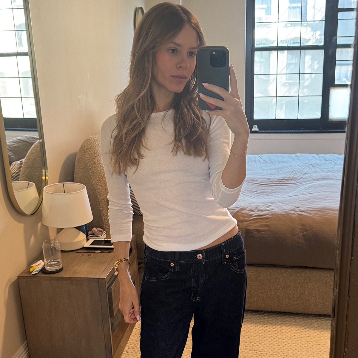 Nikki chwatt tries on vintage-looking jeans from gap.