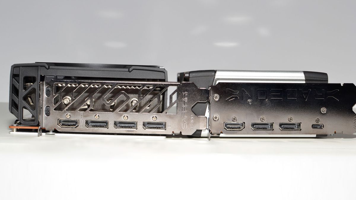 Sapphire Radeon RX 6800 XT Nitro+ photos