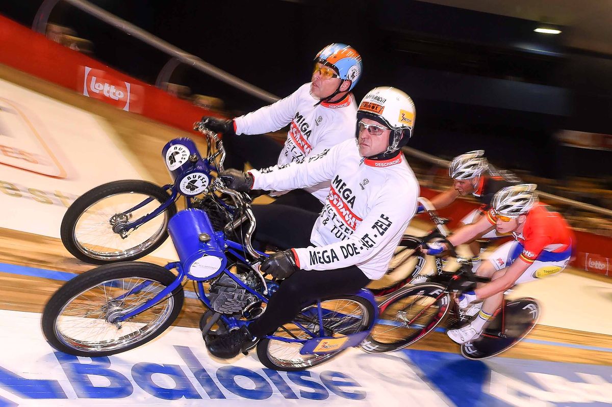 The derny race sparked some high-speed racing