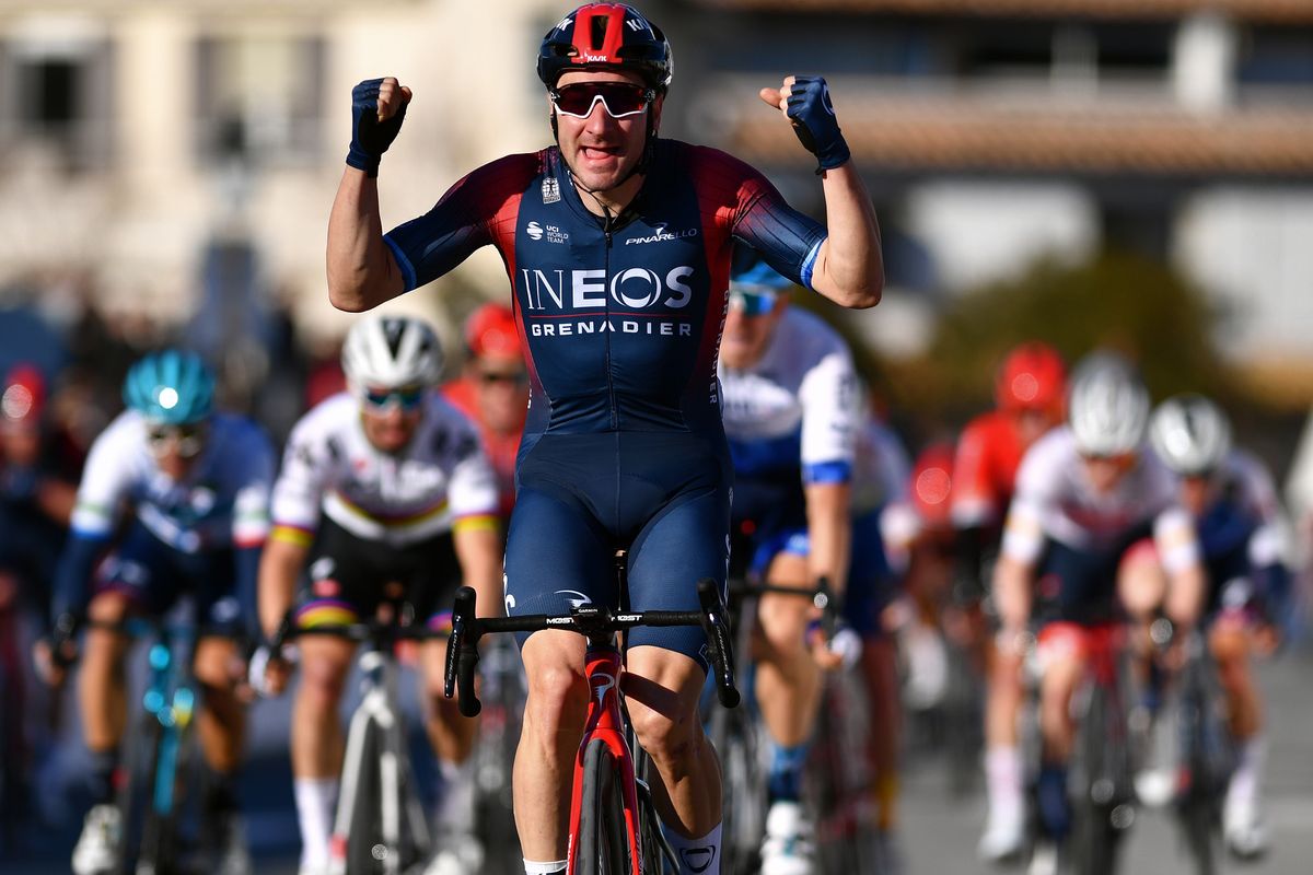 Elia Viviani outsprints the pack in wind-blown stage one of Tour de la ...