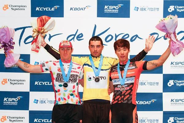Stage 1 podium (l-r): Brad Huff (Jelly Belly), Mauro Richeze (Team Nippo) and Seon Ho Park (Arb&ouml; Gebr&uuml;der Weiss - Oberndorfer)