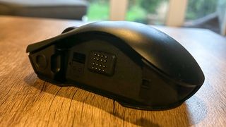 Razer Naga V2 Pro side