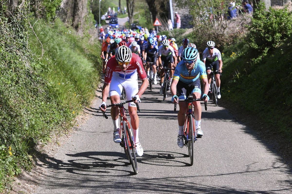 Mathieu van der Poel and Gorka Izagirre on the attack